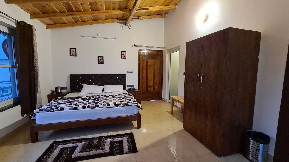 Kaul Hotel | Mountain view rooms with private balcony