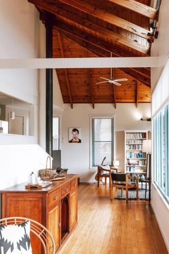 Falmouth House | Mountain View - Sealladh Beinne