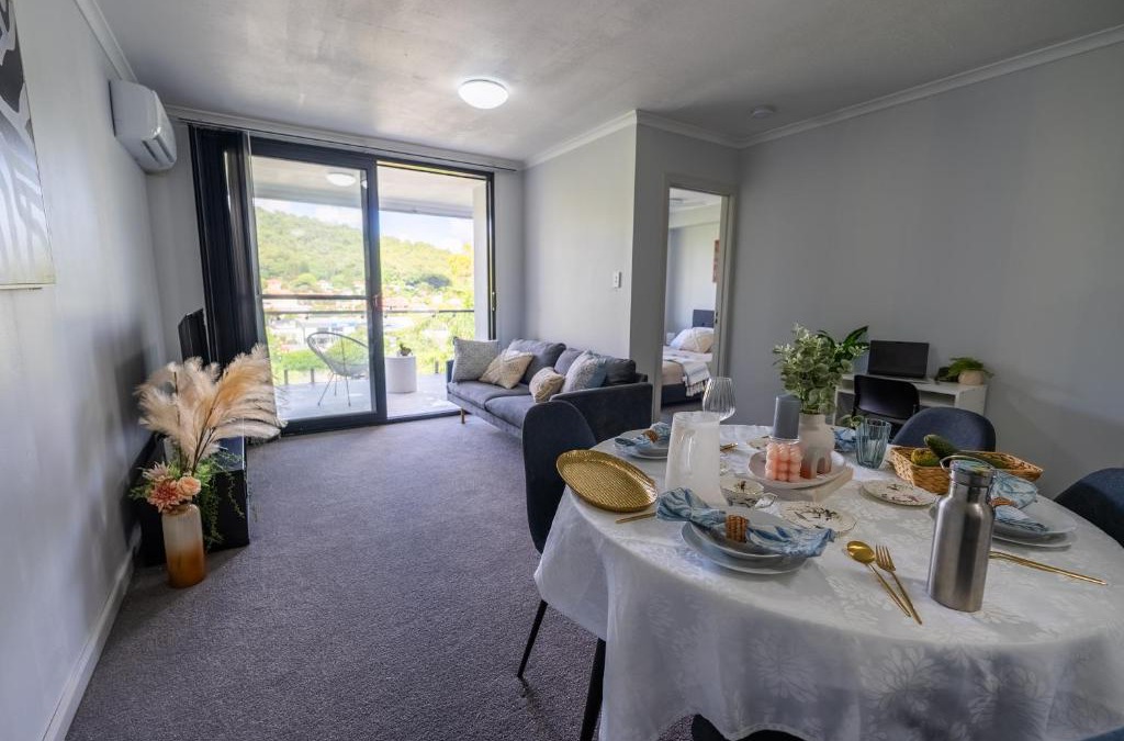 Mount Gravatt East Apartment | Mountain View Serenity Apartment - Central Location