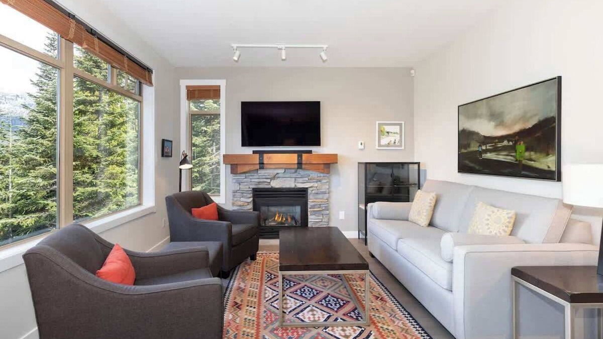 Nordic Estates House | Mountain-view townhouse w/hot tub & ski access