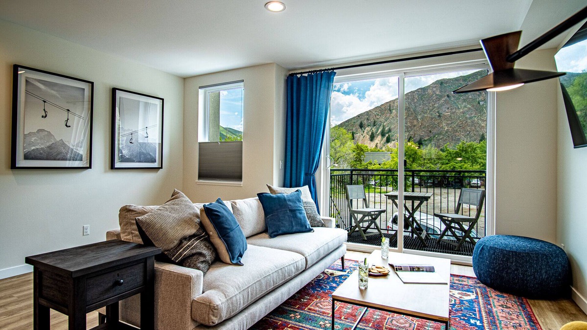 Hailey Condo | Mountain View Villa - Lux 3BD w/Roof Terrace - Downtown Hailey