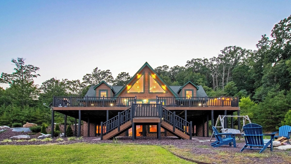 Stanley House | Mountain Views, Hot Tub, Pet Friendly!