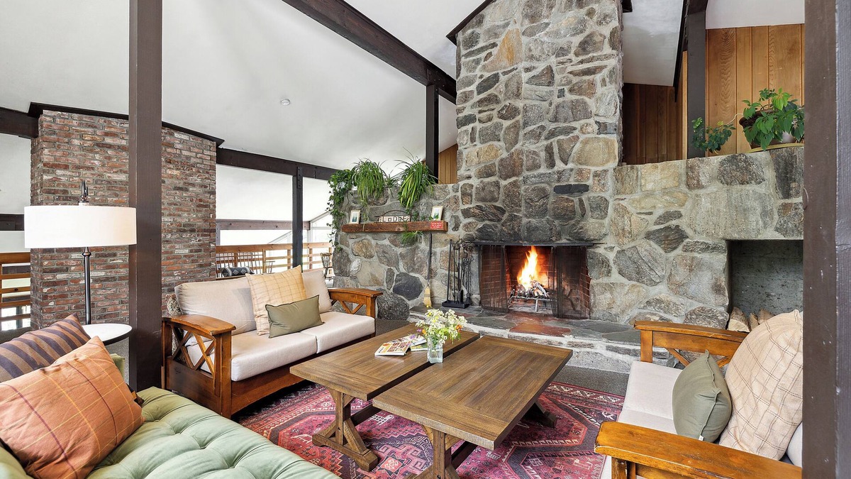 West Dover Hotel | Mountaineer Inn