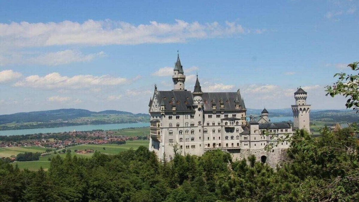 Lengenwang House | Mountains Castles Lakes Comfortable holiday residence