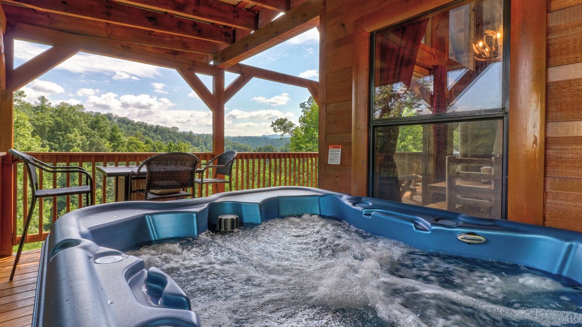Caton Cabin | Mountainside cabin with private hot tub, game room + Free Attraction Tickets