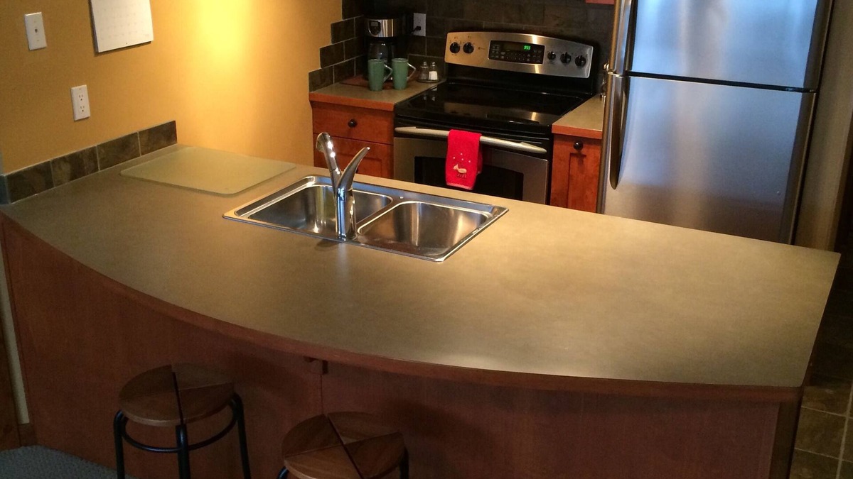 East Kootenay Condo | Mountainside Condo At Fernie Alpine Resort
