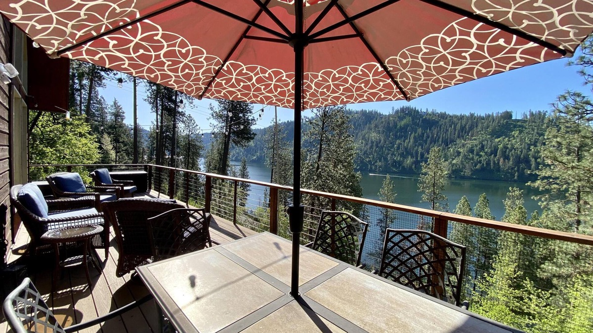 Coeur d'Alene House | Mountainside Home with Stunning Lake Views Just Minutes from Downtown CDA