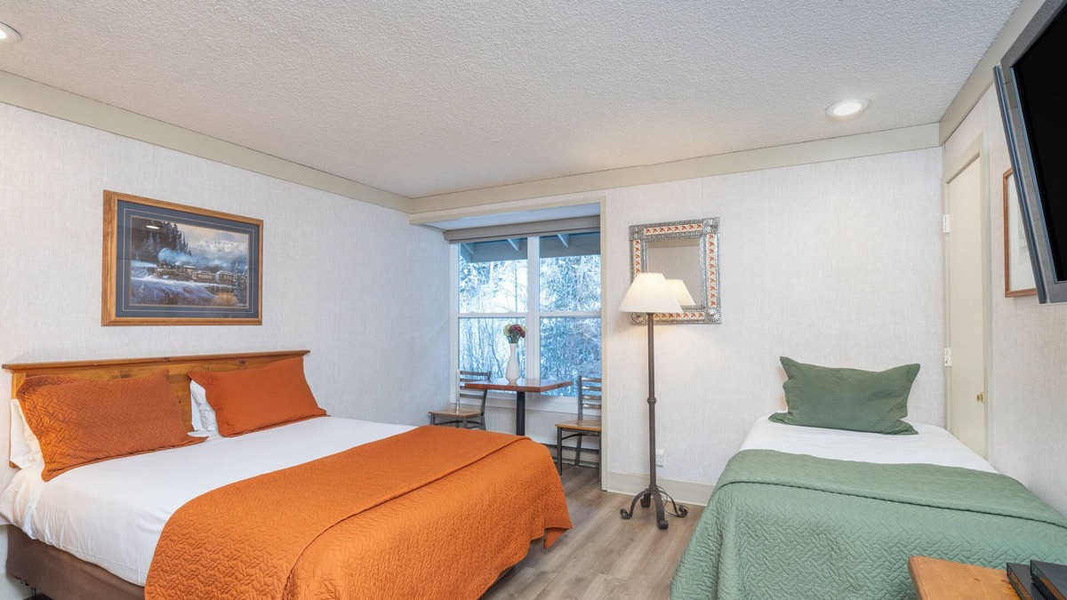 Telluride Hotel | Mountainside Inn Room With Kitchenette