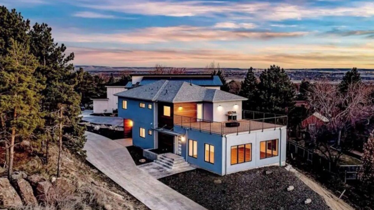 Vernon House | Mountainside Luxury Entertainer | Game Room & Deck