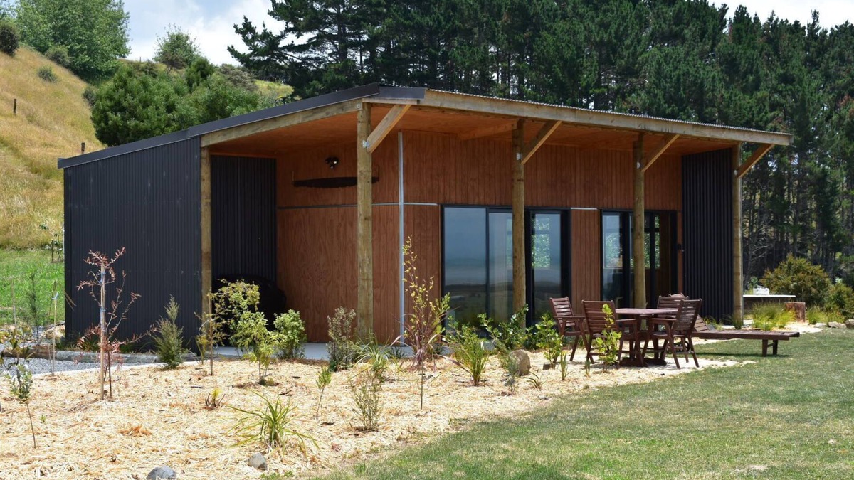 Waitakaruru Apartment | Moydrum Country Escape over looking the Firth of Thames