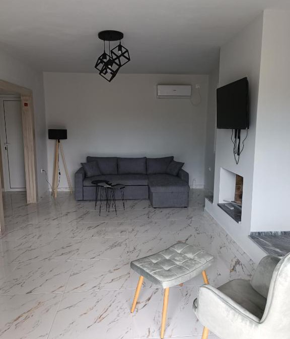 Oropos House | Mpoumpoukaki