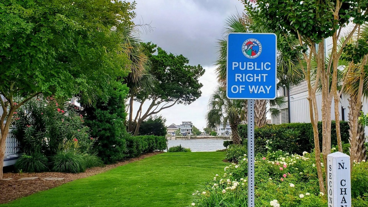 Wrightsville Beach House | Mr Frog's Figs & Ferns Beach Cottage - Swim & Kayak Launch w/5 min Walk to Beach