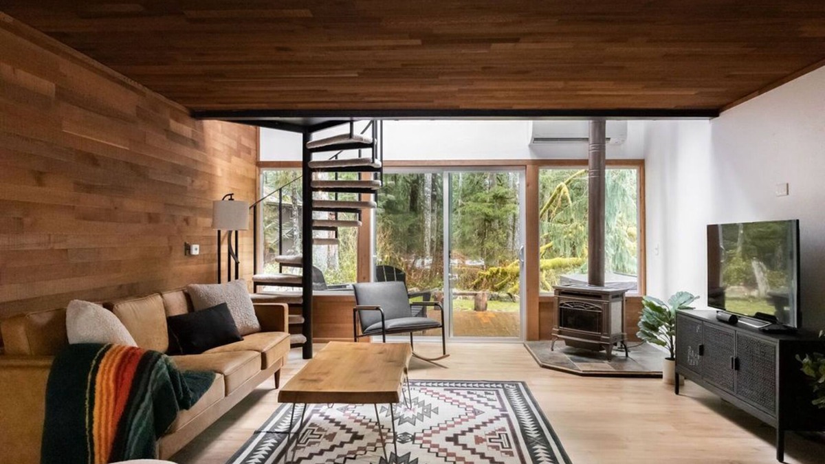 Warnick Cabin | Mt Baker Cabin w/Hot Tub, Sauna, Firepit, BBQn