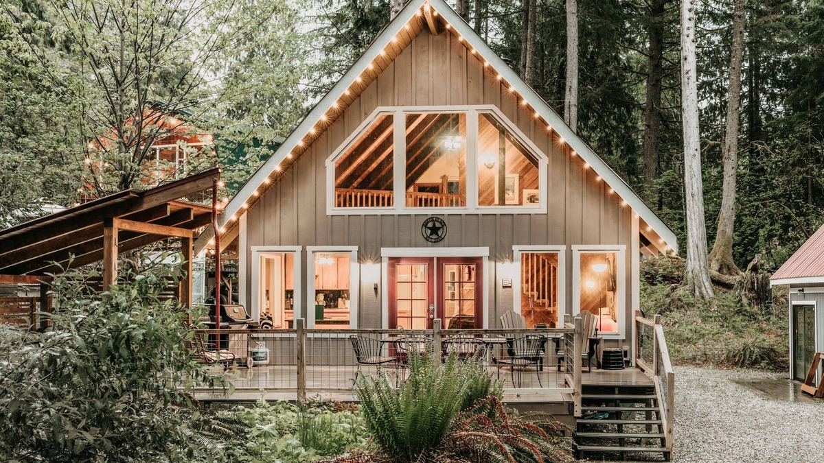 Glacier Cabin | Mt. Baker Rim Cabin #99 - Hot Tub - WiFi - Pets Ok