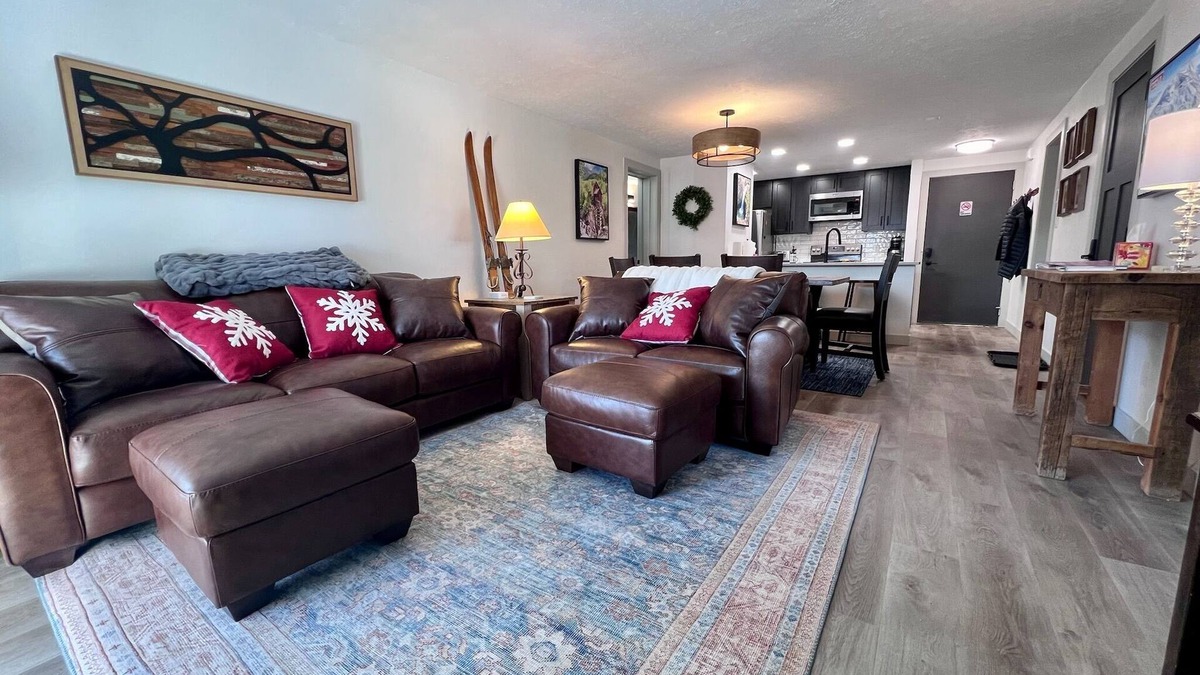 Crested Butte Condo | Mt. Crested Butte first-floor condo - Pool & Hot Tub - Walk or bus to ski basen