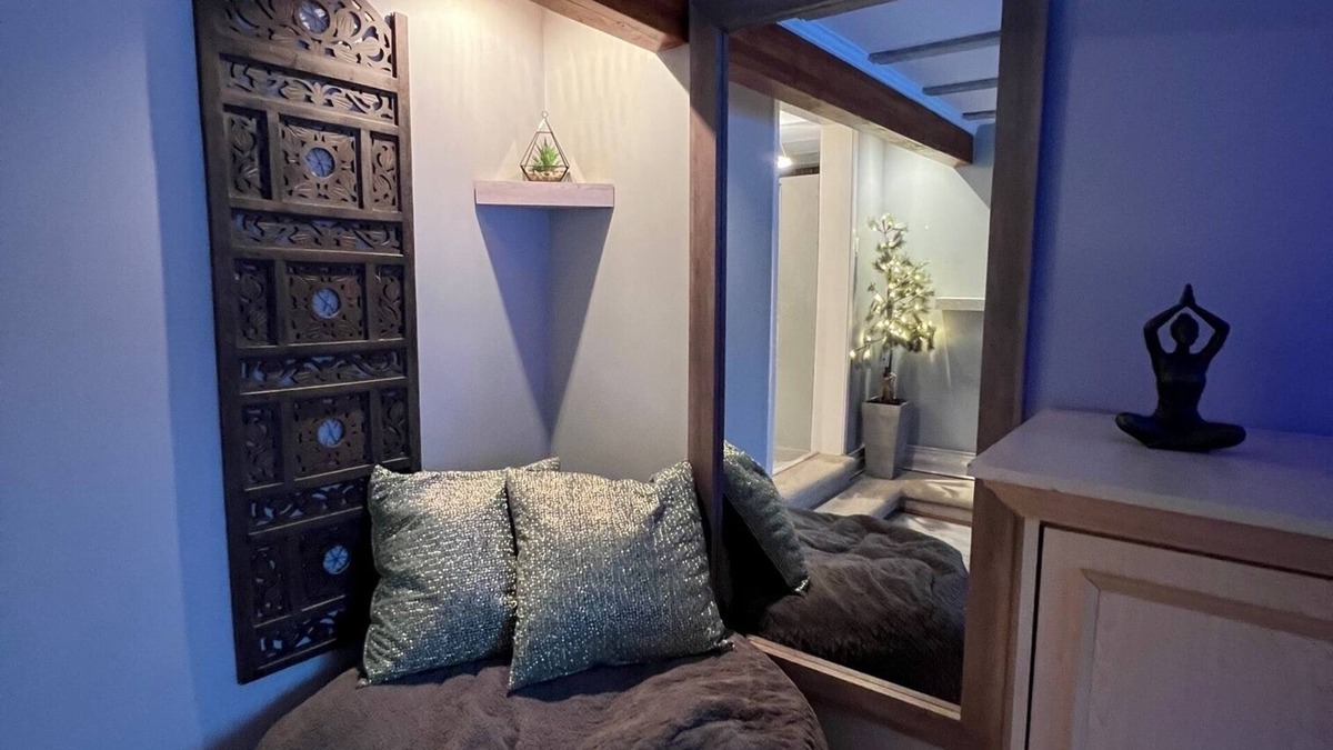 Courtenay Ski Chalet | Mt. Washington Ski Chalet in the Alpine Village