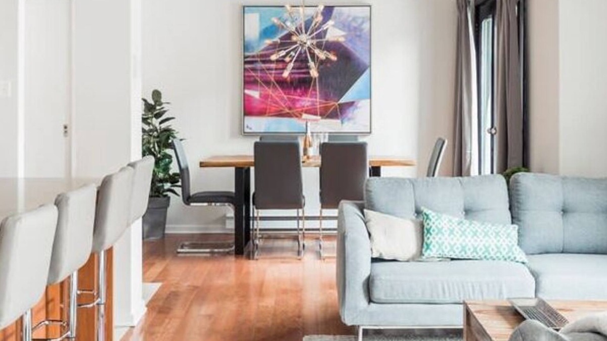 Plateau Mont Royal Apartment | MTLVR #03 | A gem in the Plateau, Metro 5 min