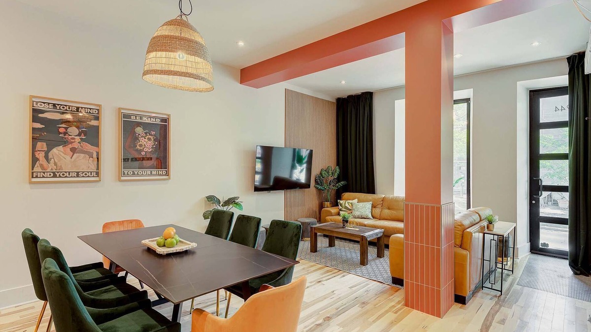 Plateau Mont Royal Apartment | MTLVR #18 | Prime plateau flat, 6 beds, central AC