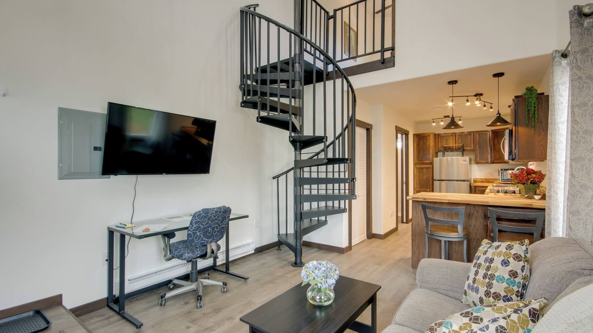 Livingston Apartment | Mtn-View Gem w/Grill: 2 Mi to Dtwn Livingston