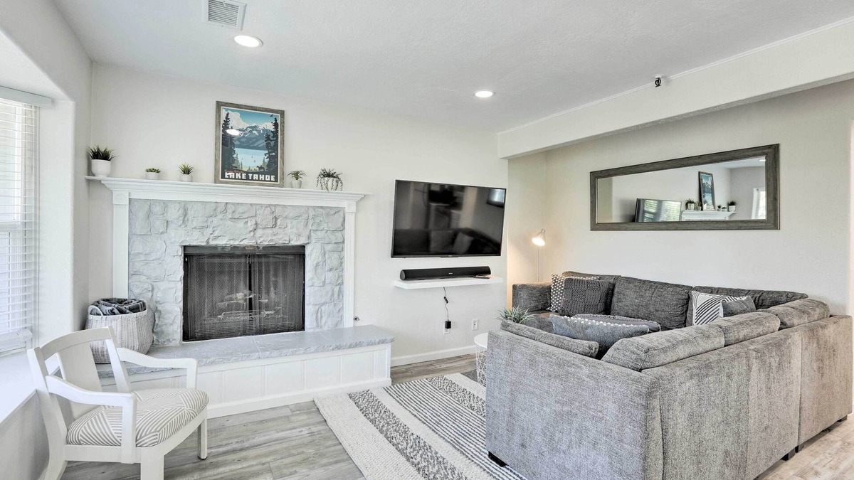 Tahoe Village Condo | Mtn-View Lake Tahoe Escape: 'Heavenly Daze Chalet’