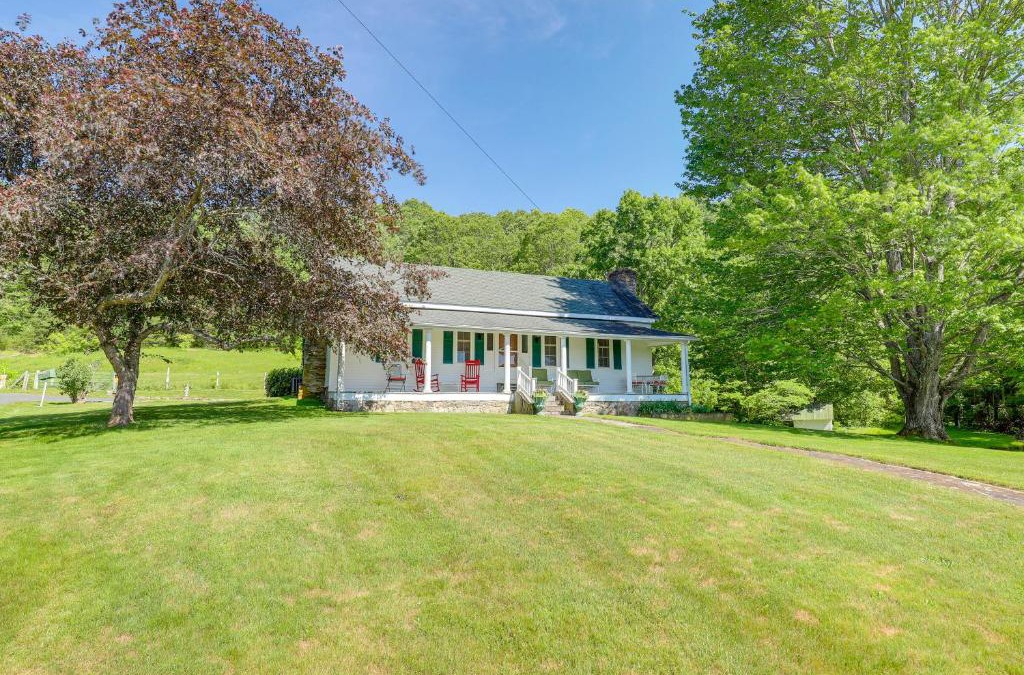 Weaverville House | Mtn Views and Epic Sunsets Private Weaverville Home