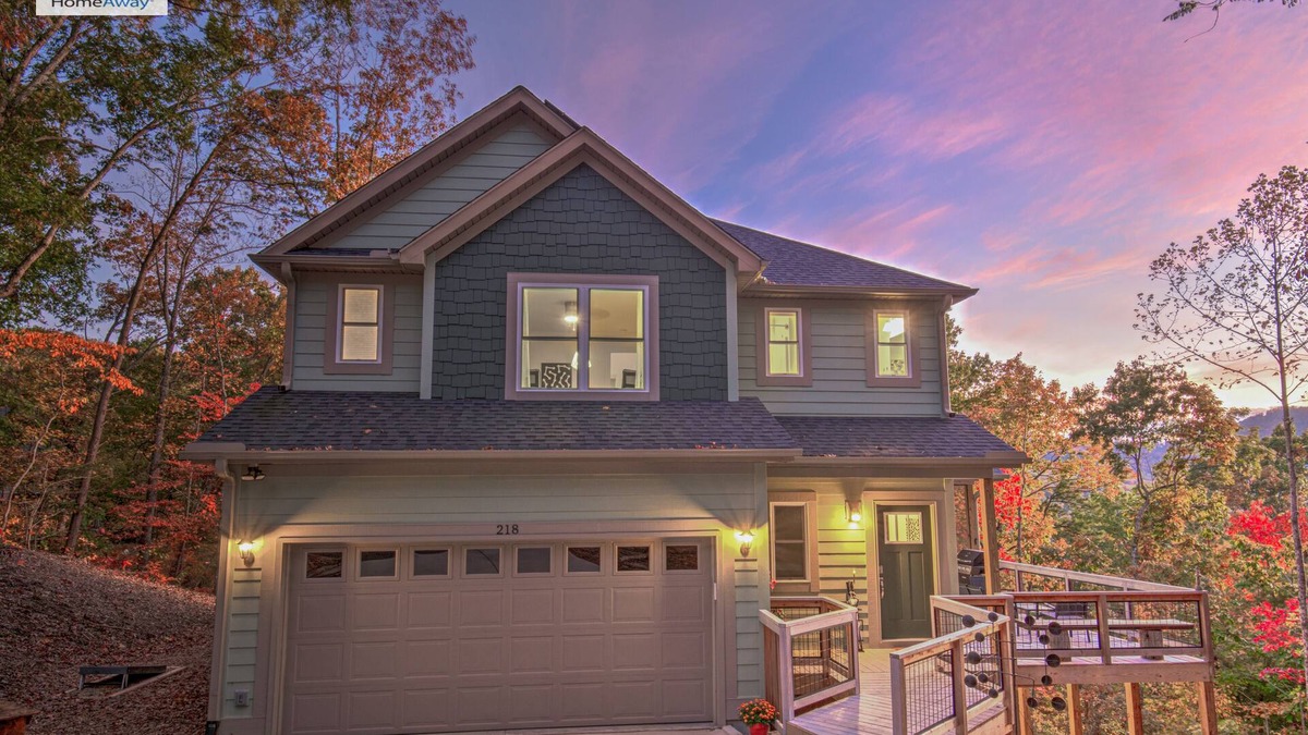 Skyland House | Mtn. Views, Hot Tub, Garage w/EV Charger, 10 min. to DT and Biltmore House