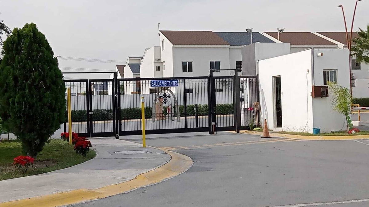 Guadalupe House | MTY Airport Executive Suites Almería