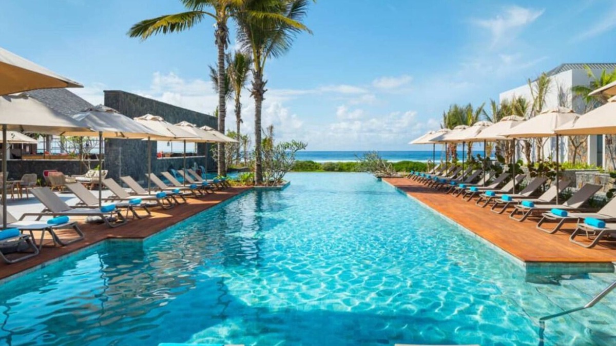 Plaine Magnien Hotel | High Tides & Good Vibes! Garden View, Outdoor Pool, Spa Center & Free Parking!