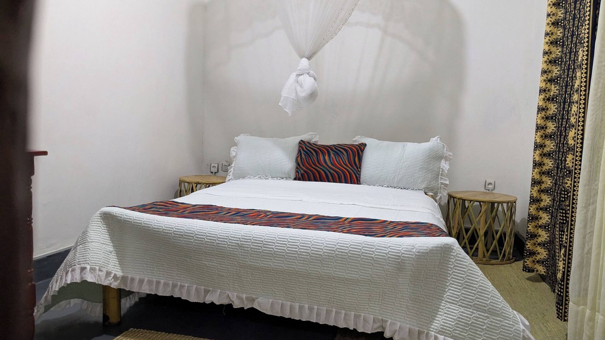 Ruhondo Apartment | MUHABURA VIP ROOM located in Lake view and Volcanos view