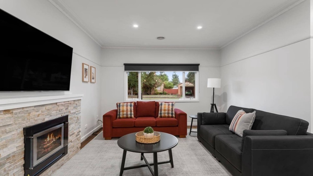 Newington House | Muir House Laidback Family Living in Ballarat