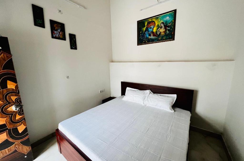 Barsana House | Mukhiya Ji Kripa Nikunj-Guesthouse