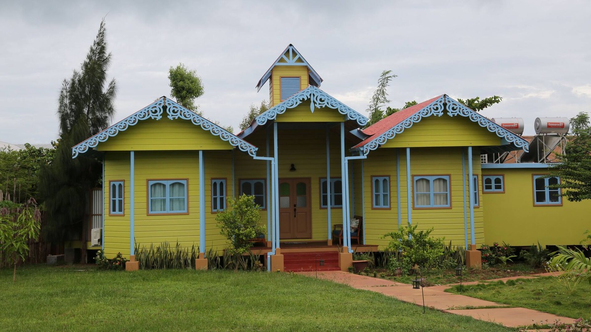 Treasure Beach House | Mulberry Cottage, 3 minutes walk to the beach!