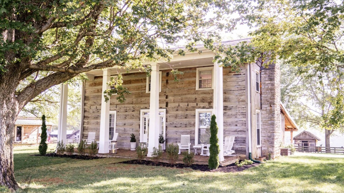 Columbia House | Muletown Manor: Where Heritage Lives On
