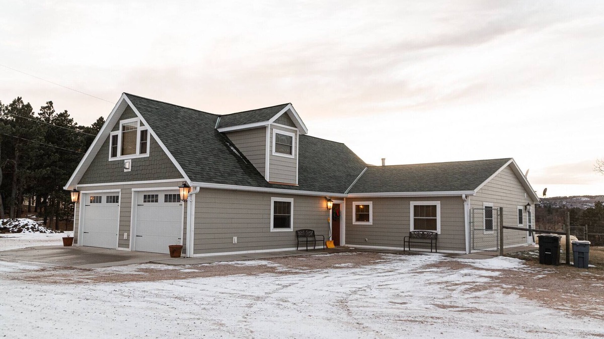 Deadwood House | Muley Hill Ranch House-Deadwood, Sturgis, Weddings, Events, Horse Stalls, Rally