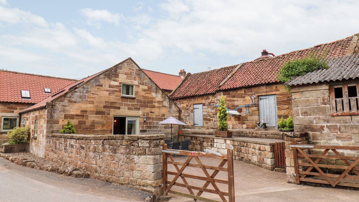 Staithes Cottage | MULGRAVE COTTAGE, family friendly, with a garden in Staithes