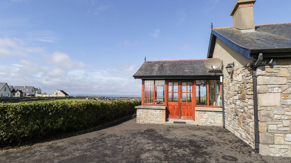 Enniscrone Cottage | MULLANEY’S, family friendly in Enniscrone, County Sligo