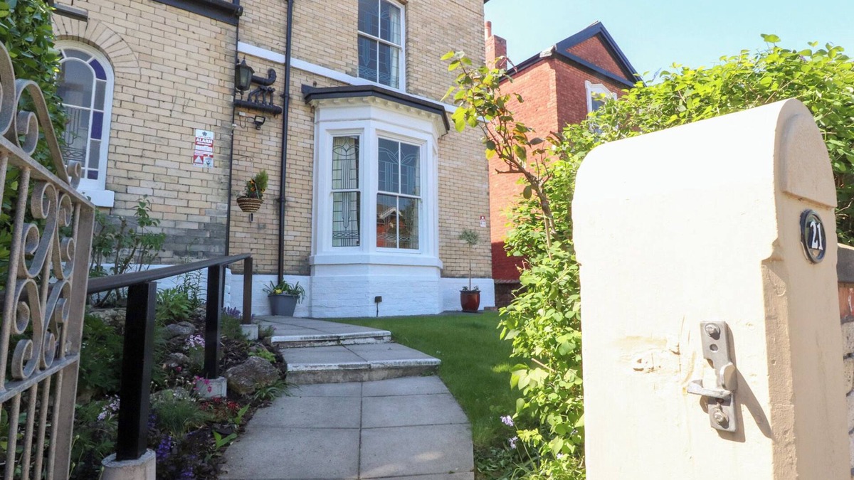 Southport Cottage | MULLANS, pet friendly, character holiday cottage in Southport