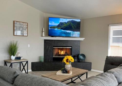 Oceano House | Multi Family! 2 min walk to Beach! EV Charger!
