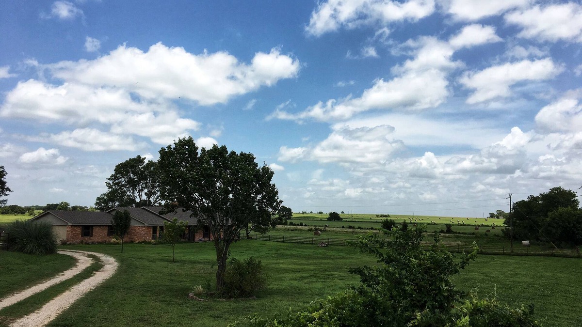 Riesel Other | Multi-Family opportunity New Guest House ,Pool, Hot Tub, Full camp Hook-ups,
