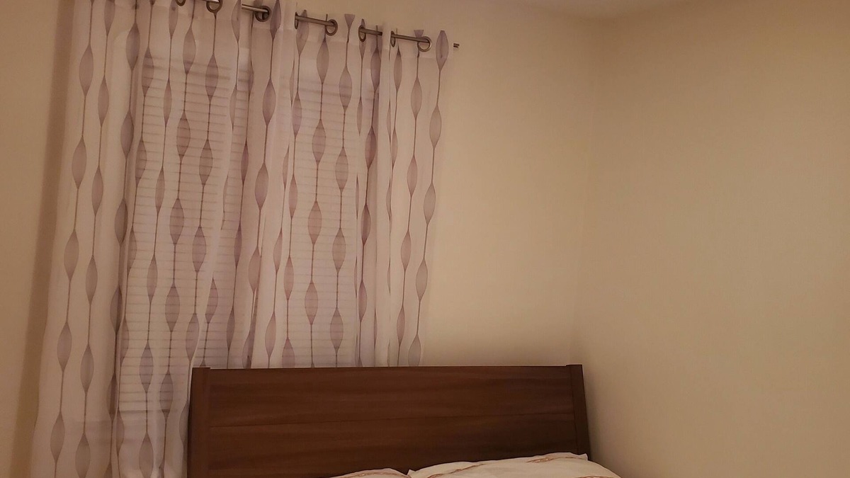 Old East York House | Multiple bedroom house with gigabit internet and amenities included!n