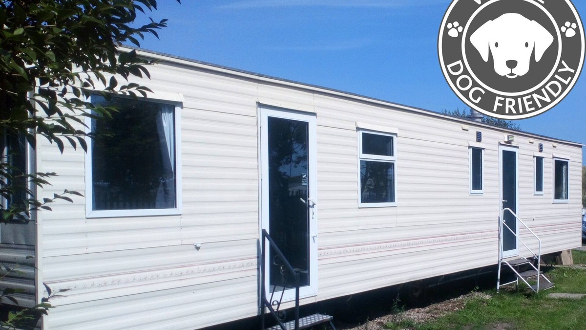 Mablethorpe and Sutton House | Multiple dogs welcome FREE - Static Caravan in private grounds next to the beach