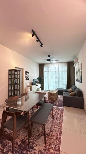 Taman Saujana Apartment | Mumu Homestay at Parc Regency, JB