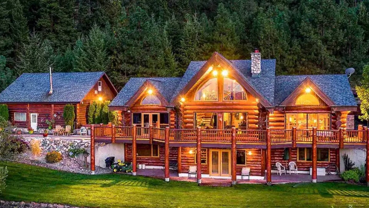 Colville House | Muncton Mountain Lodge