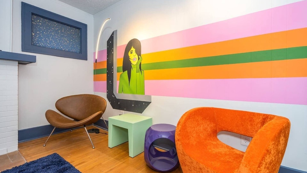 Central Oklahoma City Apartment | Mural studio-near Plaza District