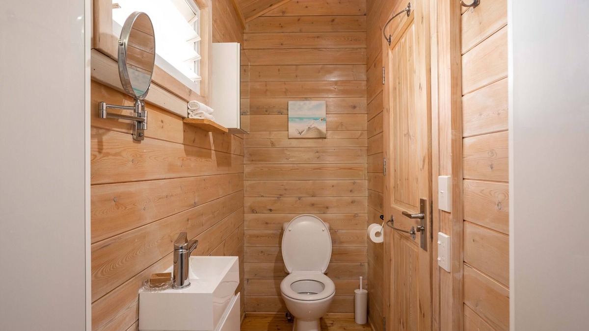 Bouvet Island Cottage | Muri Motu Outlook Cottage 3
