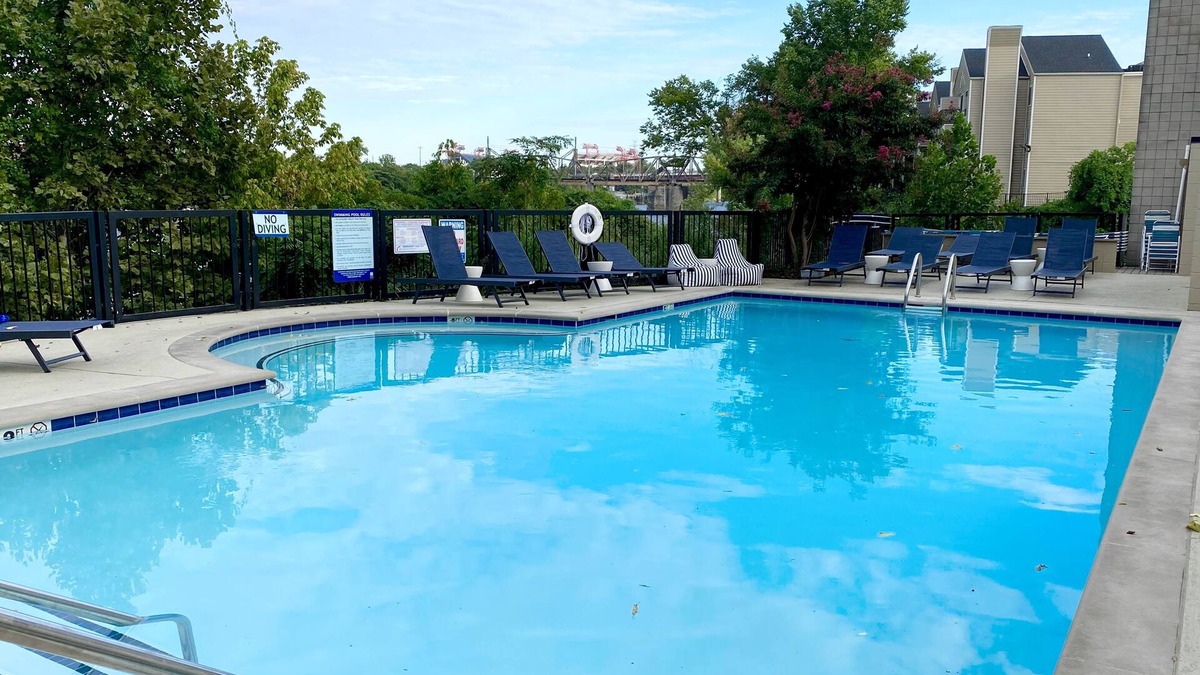 North Capitol Condo | Music City Style! Famous Downtown Broadway Honky Tonks 1 mile!
