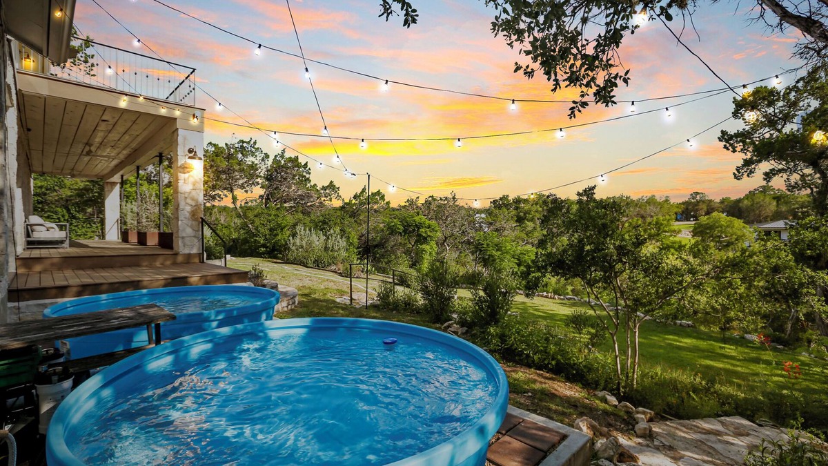 Oak Shores On Lake Austin House | Music Festival - Hiking - Scenic - Pools - Lake - Sleeps 16