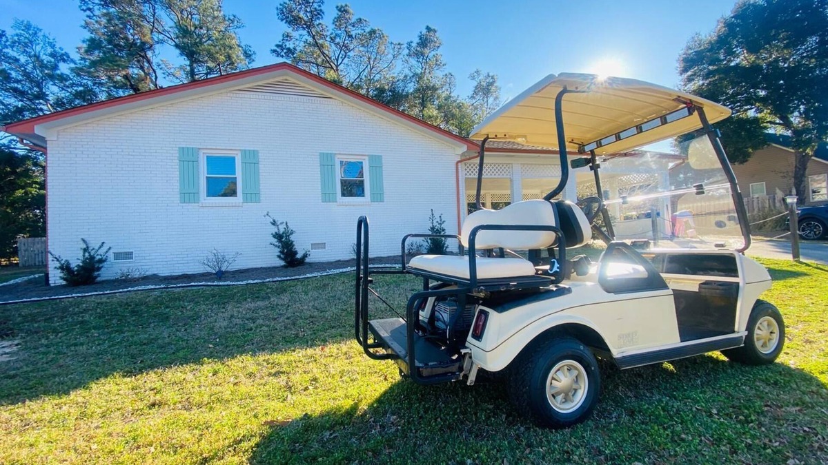 Tranquil Harbour Cottage | MUSIC FESTIVAL SPECIAL SEPT 5- 2 nights. Includes Golf cart & beach pkg permit.