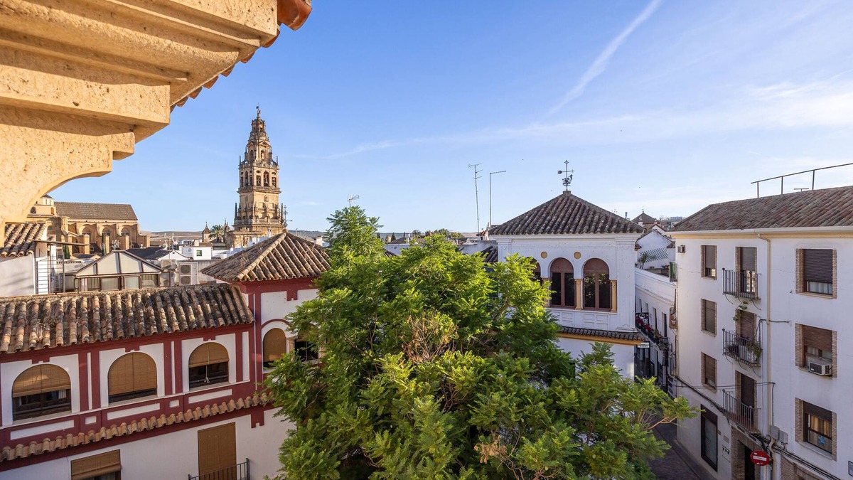 La Catedral Apartment | Musical stay, the Mosque and Jewish Quarter nearby