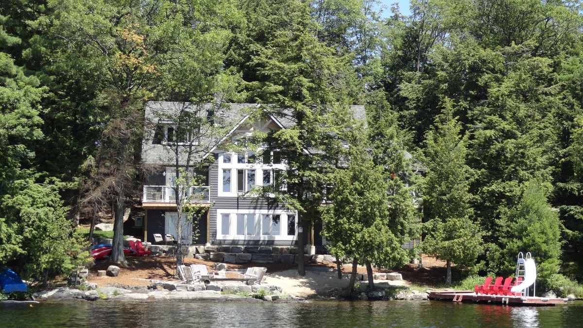 Bala Cottage | Muskoka Beach House - S/W Exposure on Lake Muskoka